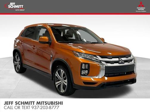 Sunshine Orange Metallic 2025 Mitsubishi Outlander Sport 2.0 ES