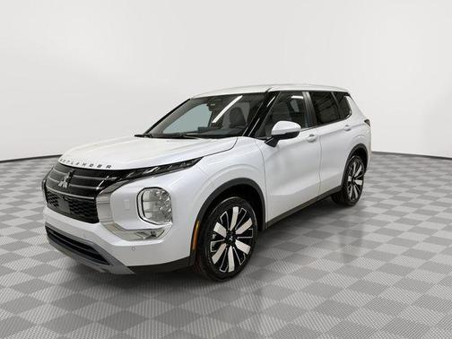 2026 Mitsubishi Outlander SE