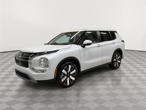 2026 Mitsubishi Outlander SE