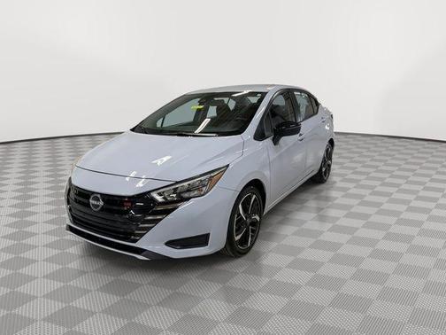 2025 Nissan Versa 1.6 SR