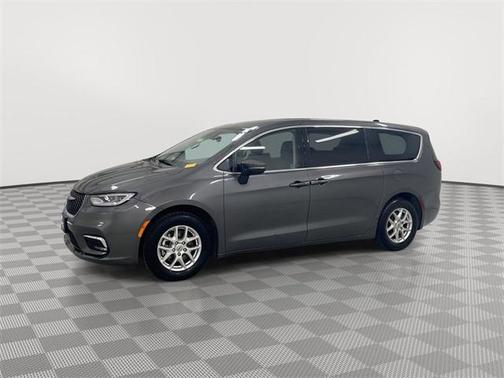 2023 Chrysler Pacifica Touring-L