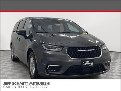 2023 Chrysler Pacifica Touring-L