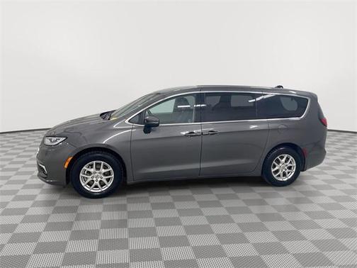 2023 Chrysler Pacifica Touring-L