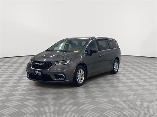 2023 Chrysler Pacifica Touring-L