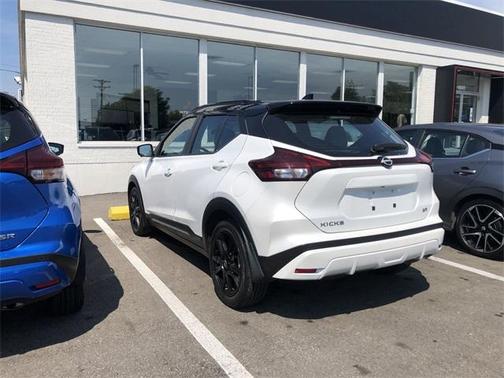 2024 Nissan Kicks SR
