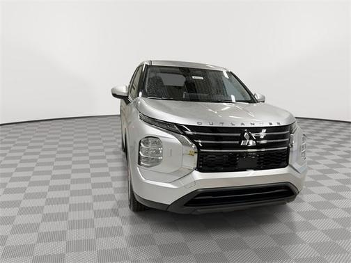 2026 Mitsubishi Outlander ES