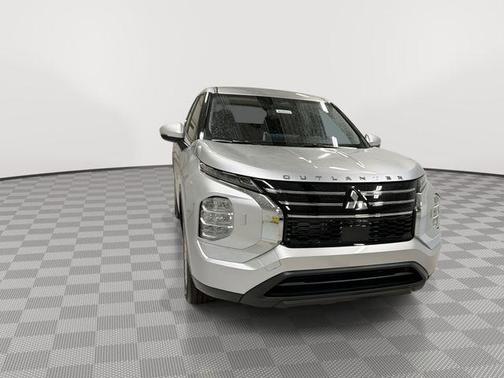 2026 Mitsubishi Outlander ES