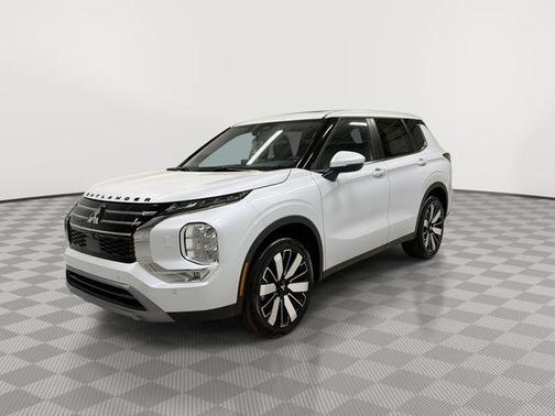 2026 Mitsubishi Outlander SE