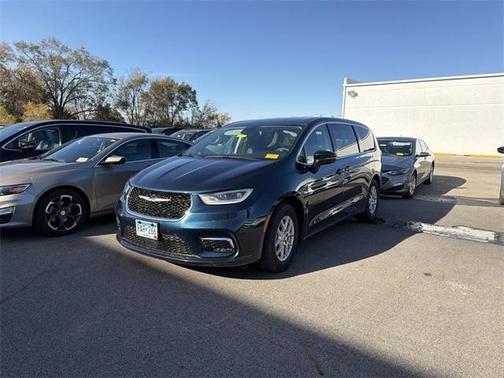 2024 Chrysler Pacifica Touring-L