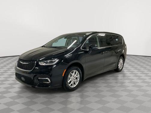 2024 Chrysler Pacifica Touring-L