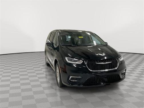 2024 Chrysler Pacifica Touring-L