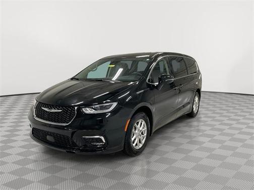 2024 Chrysler Pacifica Touring-L