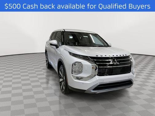 White 2026 Mitsubishi Outlander SE