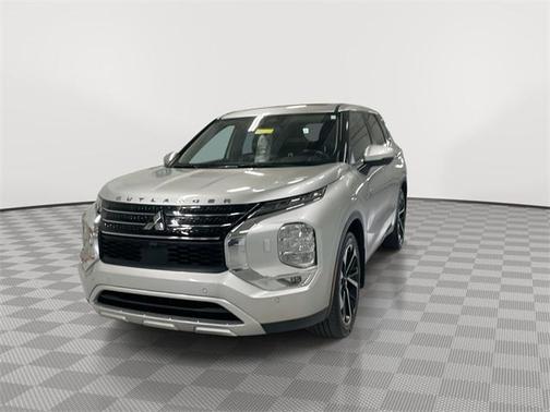 2023 Mitsubishi Outlander PHEV SE