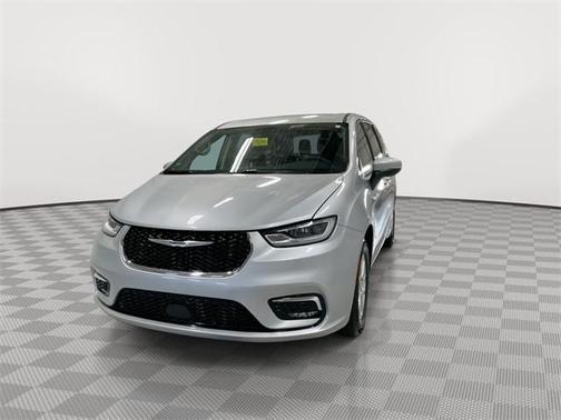 2023 Chrysler Pacifica Touring-L