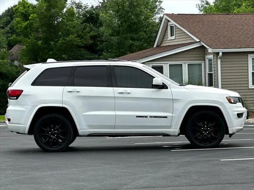 2018 Jeep Grand Cherokee Laredo E