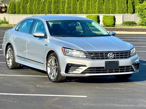 2017 Volkswagen Passat 1.8T R-Line w/Comfort
