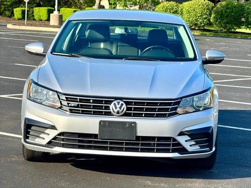 2017 Volkswagen Passat 1.8T R-Line w/Comfort