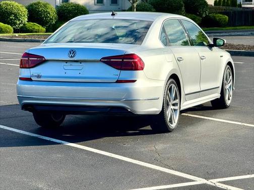 2017 Volkswagen Passat 1.8T R-Line w/Comfort