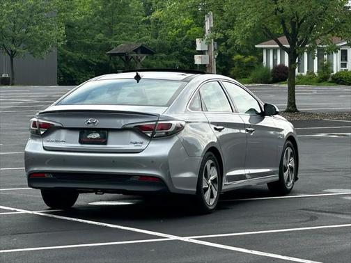 2016 Hyundai SONATA Hybrid Limited