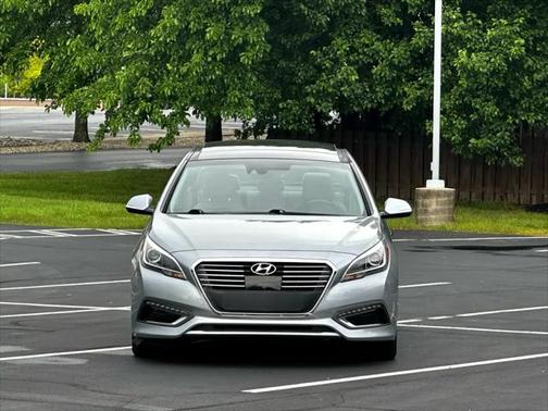 2016 Hyundai SONATA Hybrid Limited