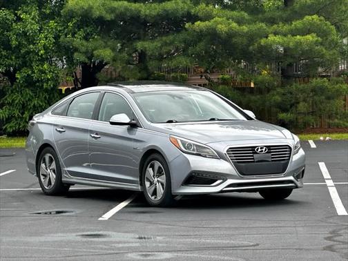 2016 Hyundai SONATA Hybrid Limited