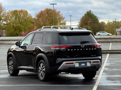 2022 Nissan Pathfinder SL 4WD