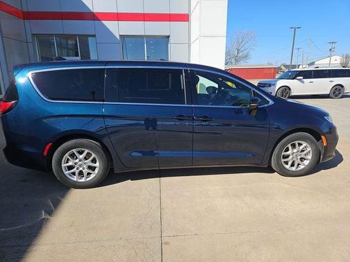 2025 Chrysler Pacifica L