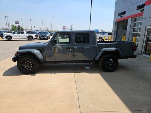 Anvil Clearcoat 2025 Jeep Gladiator Nighthawk