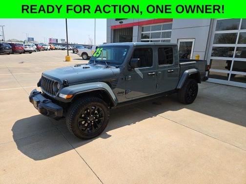 Anvil Clearcoat 2025 Jeep Gladiator Nighthawk