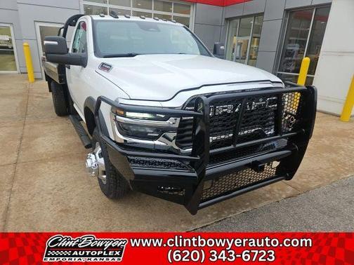 Bright White Clear-Coat Exterior Paint 2026 RAM 3500 Tradesman/Big Horn