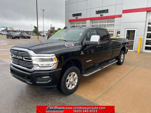 Diamond Black Crystal Pearlcoat 2023 RAM 2500 Laramie Crew Cab 4x4 8' Box