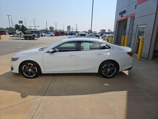 2022 Chevrolet Malibu FWD LT