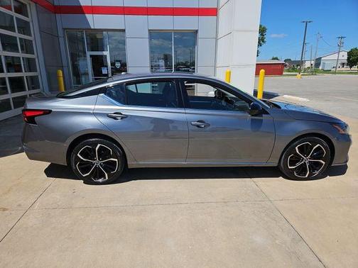Gun Metallic 2023 Nissan Altima SR Intelligent AWD