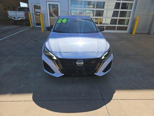 2024 Nissan Altima SR FWD