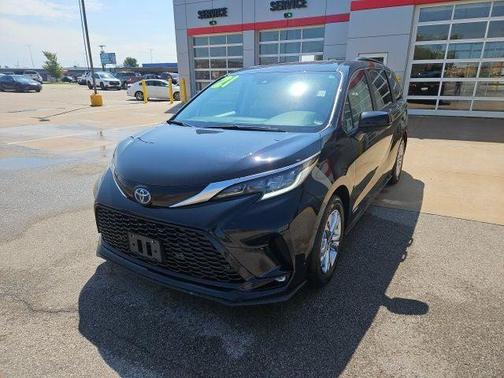 2021 Toyota Sienna XSE 7 Passenger