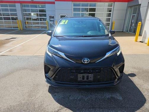 2021 Toyota Sienna XSE 7 Passenger