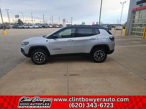 Silver Zynith Metallic Clearcoat 2026 Jeep Compass Trailhawk