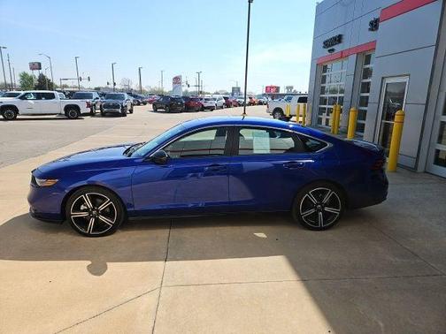 Still Night Pearl 2024 Honda Accord Hybrid Sport