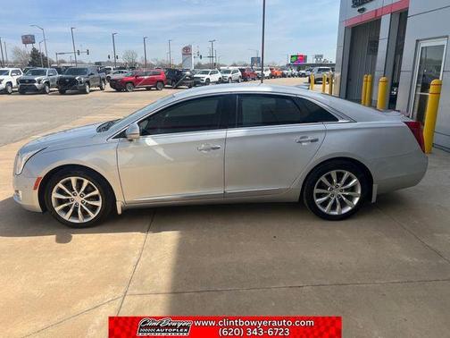 Radiant Silver Metallic 2017 Cadillac XTS Luxury