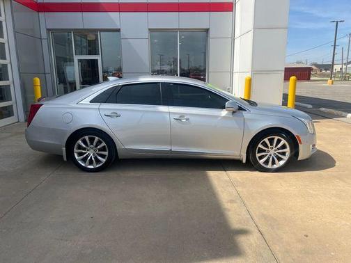 Radiant Silver Metallic 2017 Cadillac XTS Luxury