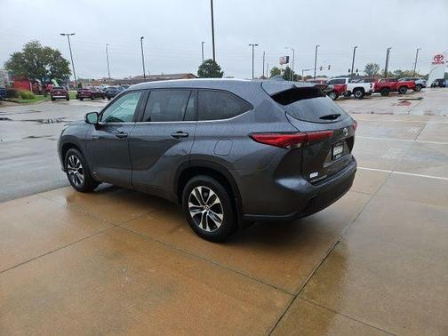 2020 Toyota Highlander Hybrid XLE
