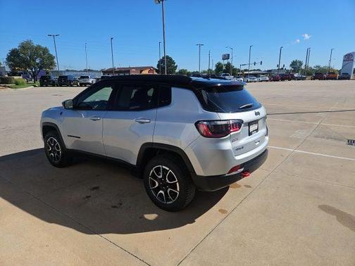 2024 Jeep Compass Trailhawk