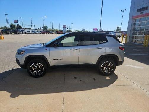2024 Jeep Compass Trailhawk
