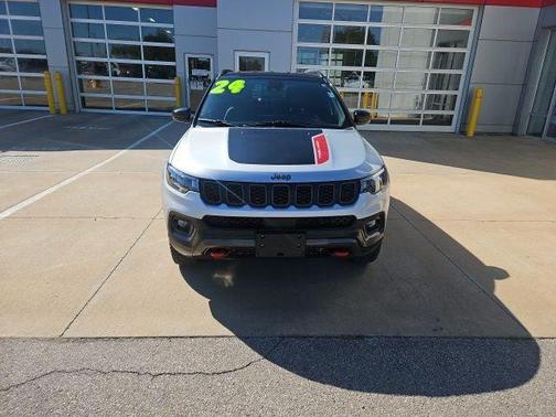 2024 Jeep Compass Trailhawk