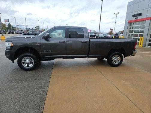 2022 RAM 2500 Big Horn Crew Cab 4x4 8' Box