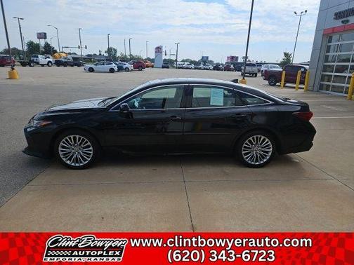 2022 Toyota Avalon Hybrid Limited