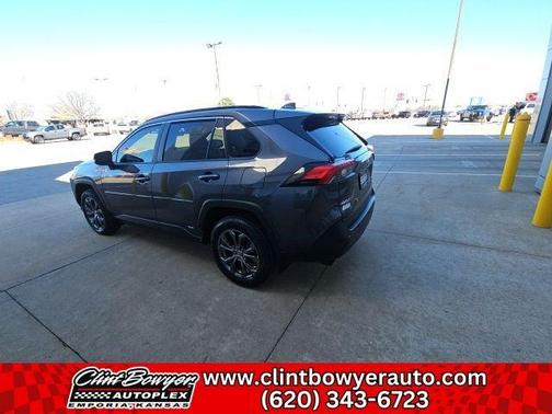 2022 Toyota RAV4 Hybrid XLE Premium