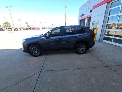 2022 Toyota RAV4 Hybrid XLE Premium