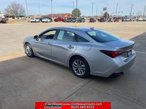 2019 Toyota Avalon Hybrid XLE Plus